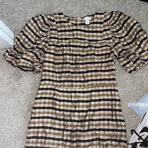 Checkered H&M dress w puffy sleeves